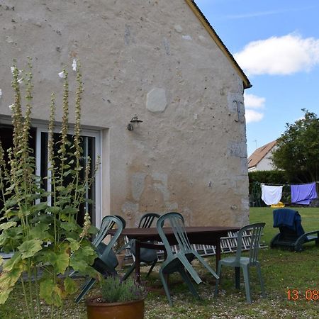 Au Calme Bed and Breakfast Houssay  Exteriör bild